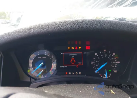 2017 Ford Expedition Xlt z USA, uszkodzony, nr VIN 1FMJU1HT5HEA61173